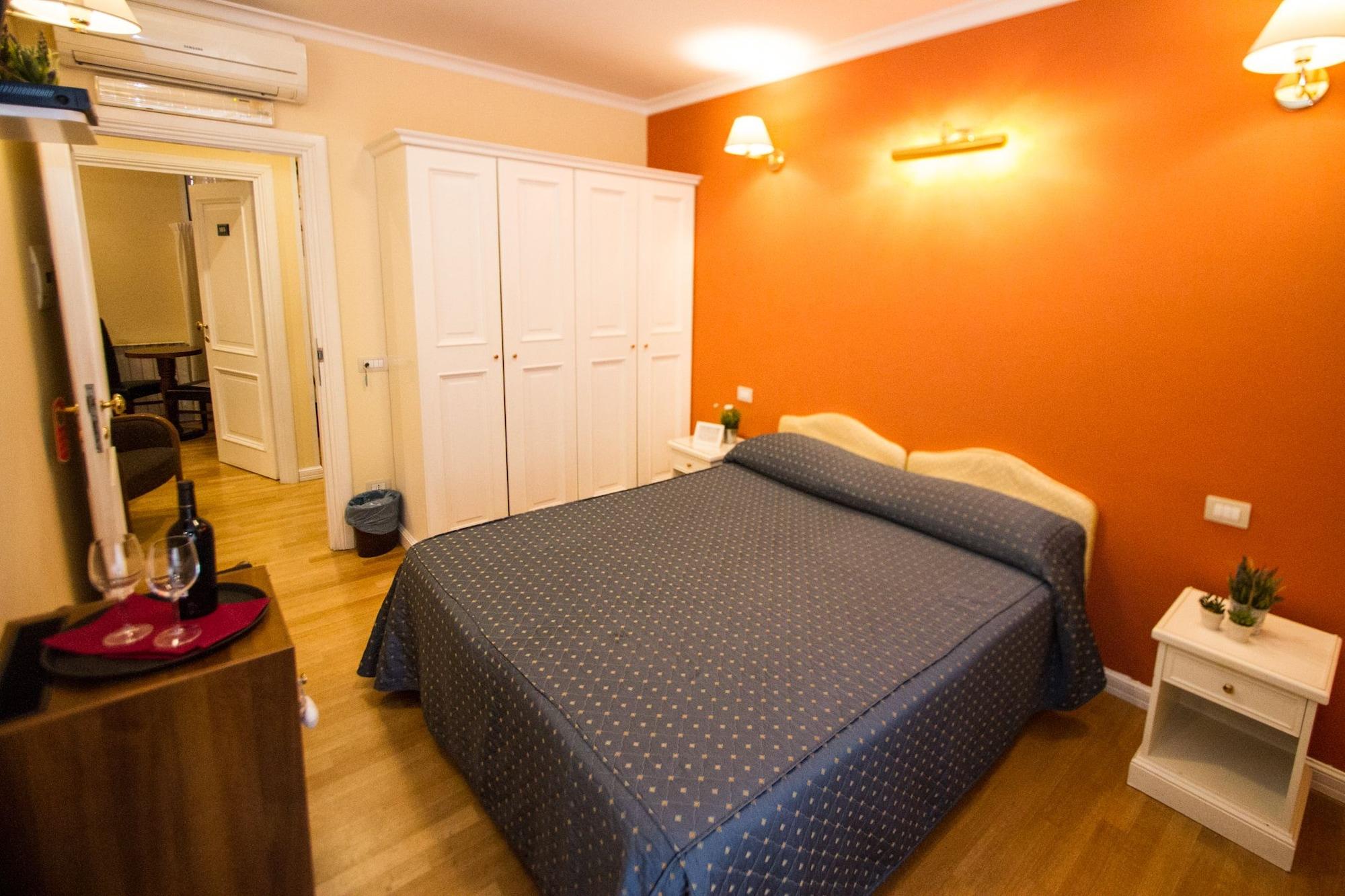 Flann O'Brien Rooms Рим Экстерьер фото